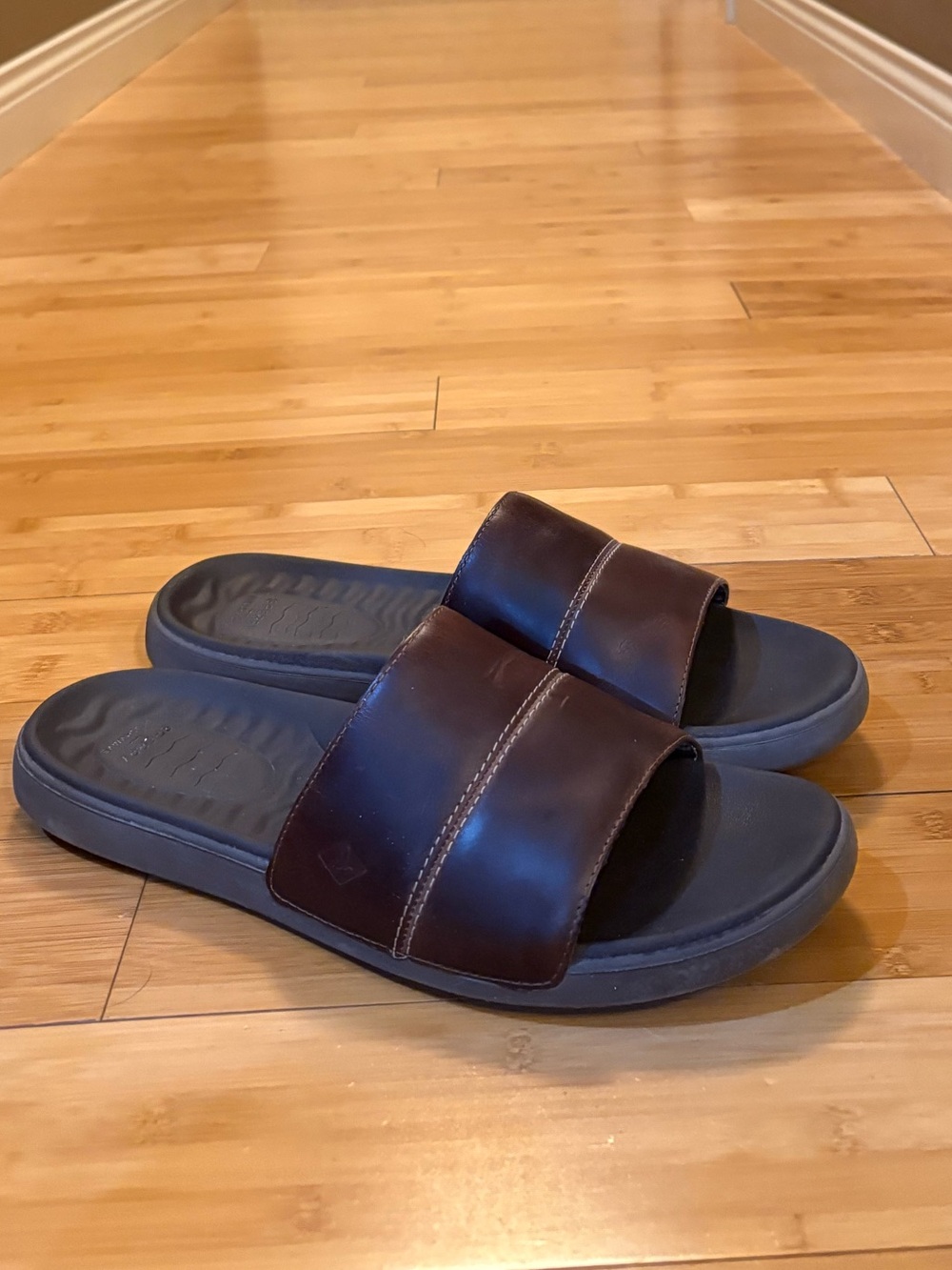 Sperry Men’s Leather Slides Sandals- Size 11